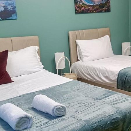 Deluxe Apartment - 1 Min Away From Camden Market And Station Londra Exterior foto