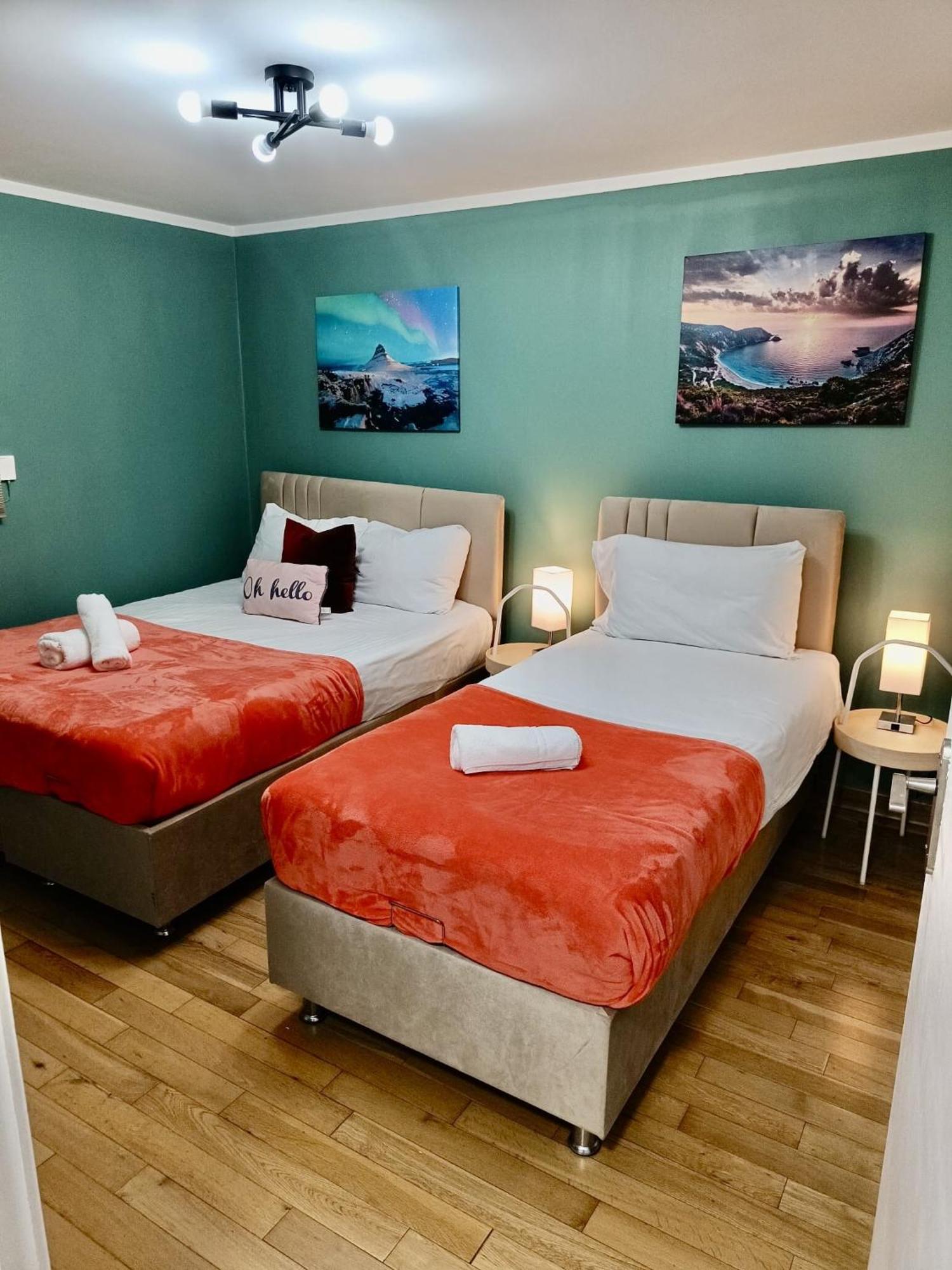 Deluxe Apartment - 1 Min Away From Camden Market And Station Londra Exterior foto