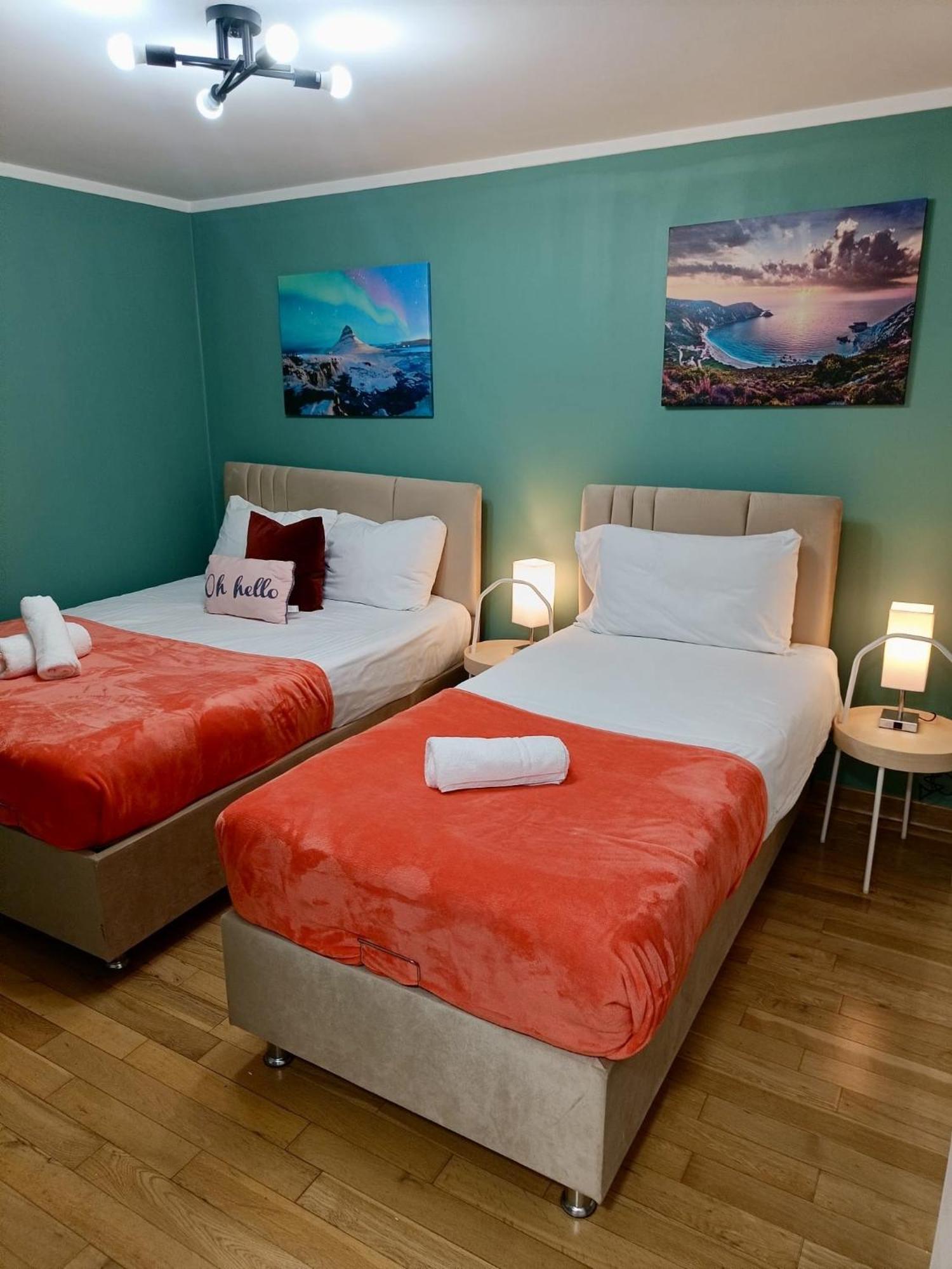 Deluxe Apartment - 1 Min Away From Camden Market And Station Londra Exterior foto