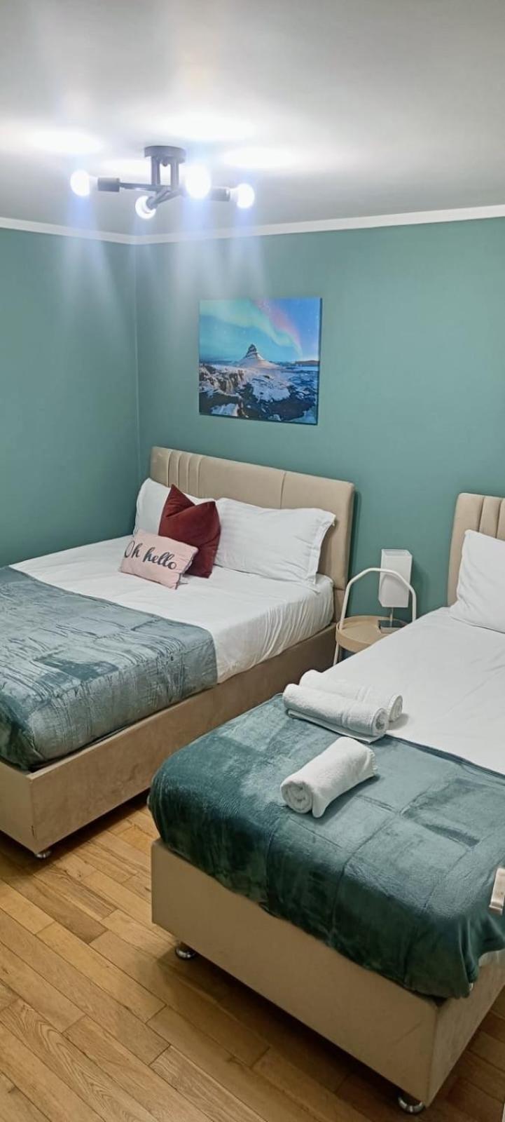 Deluxe Apartment - 1 Min Away From Camden Market And Station Londra Exterior foto